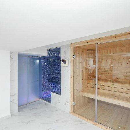 Oxford Hotel Тирана Екстер'єр фото