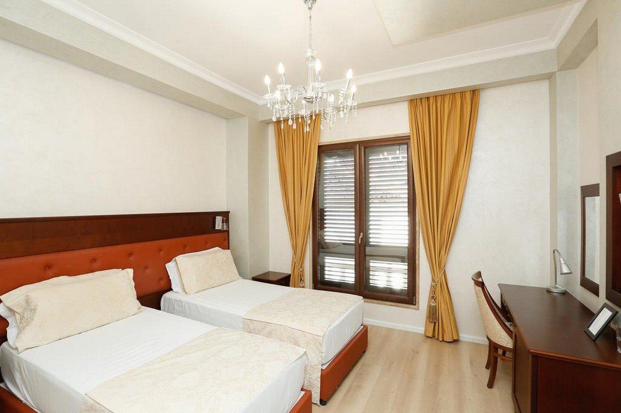 Oxford Hotel Тирана Екстер'єр фото