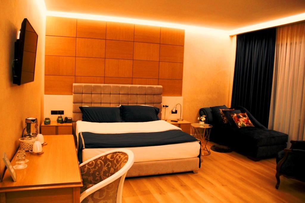 Oxford Hotel Тирана Екстер'єр фото