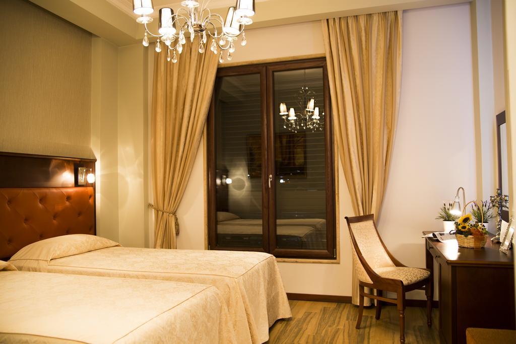 Oxford Hotel Тирана Номер фото