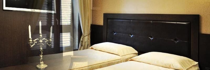 Oxford Hotel Тирана Екстер'єр фото