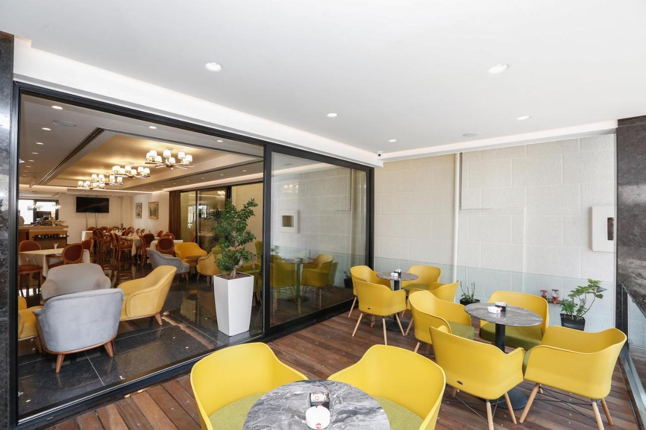 Oxford Hotel Тирана Екстер'єр фото