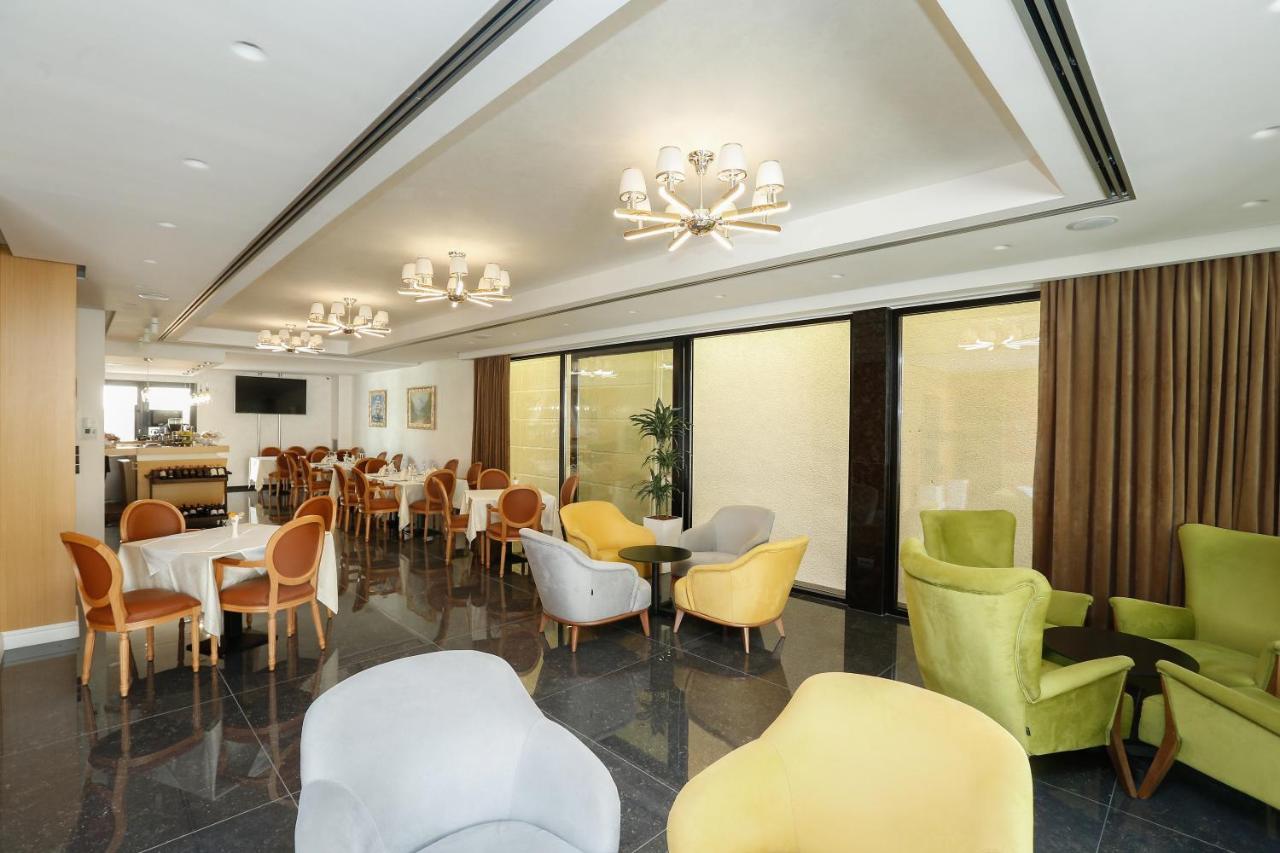 Oxford Hotel Тирана Екстер'єр фото