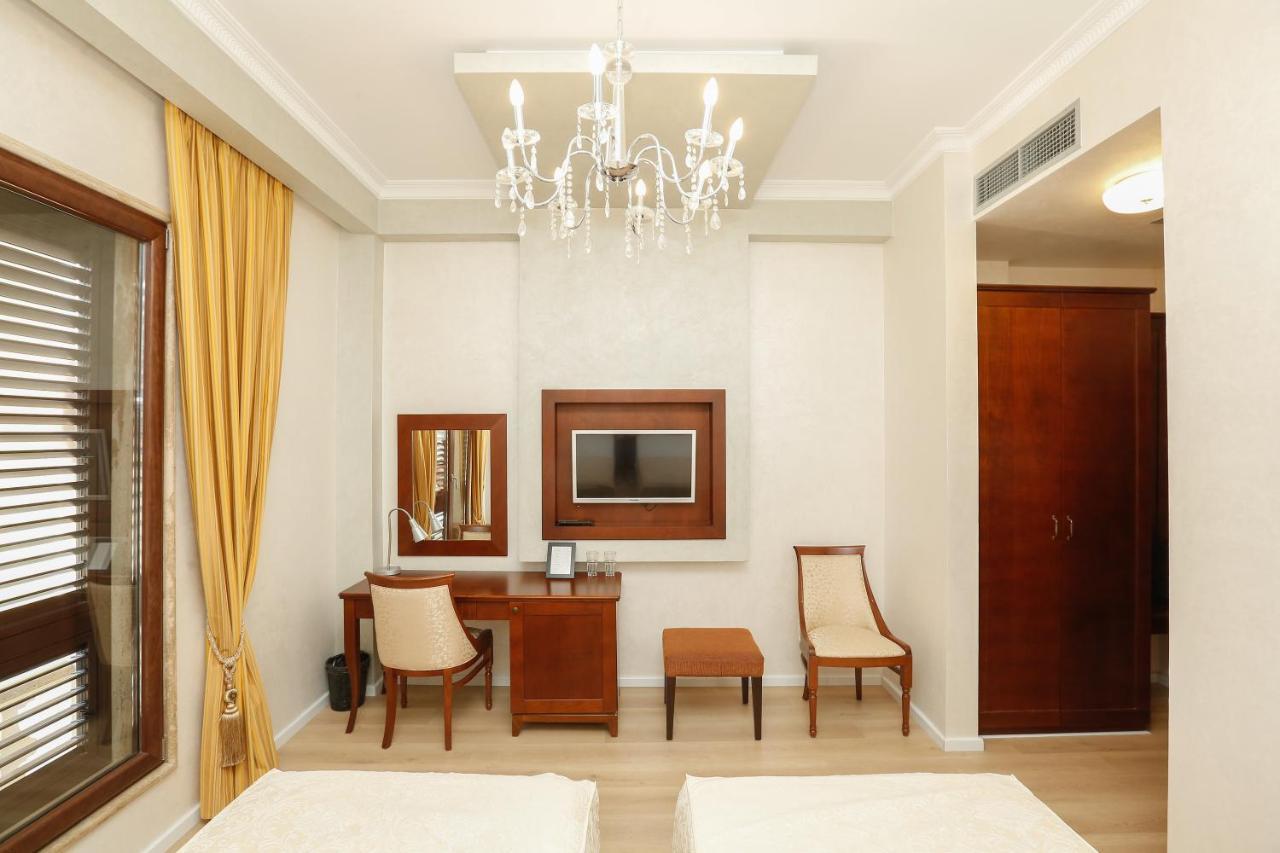 Oxford Hotel Тирана Екстер'єр фото
