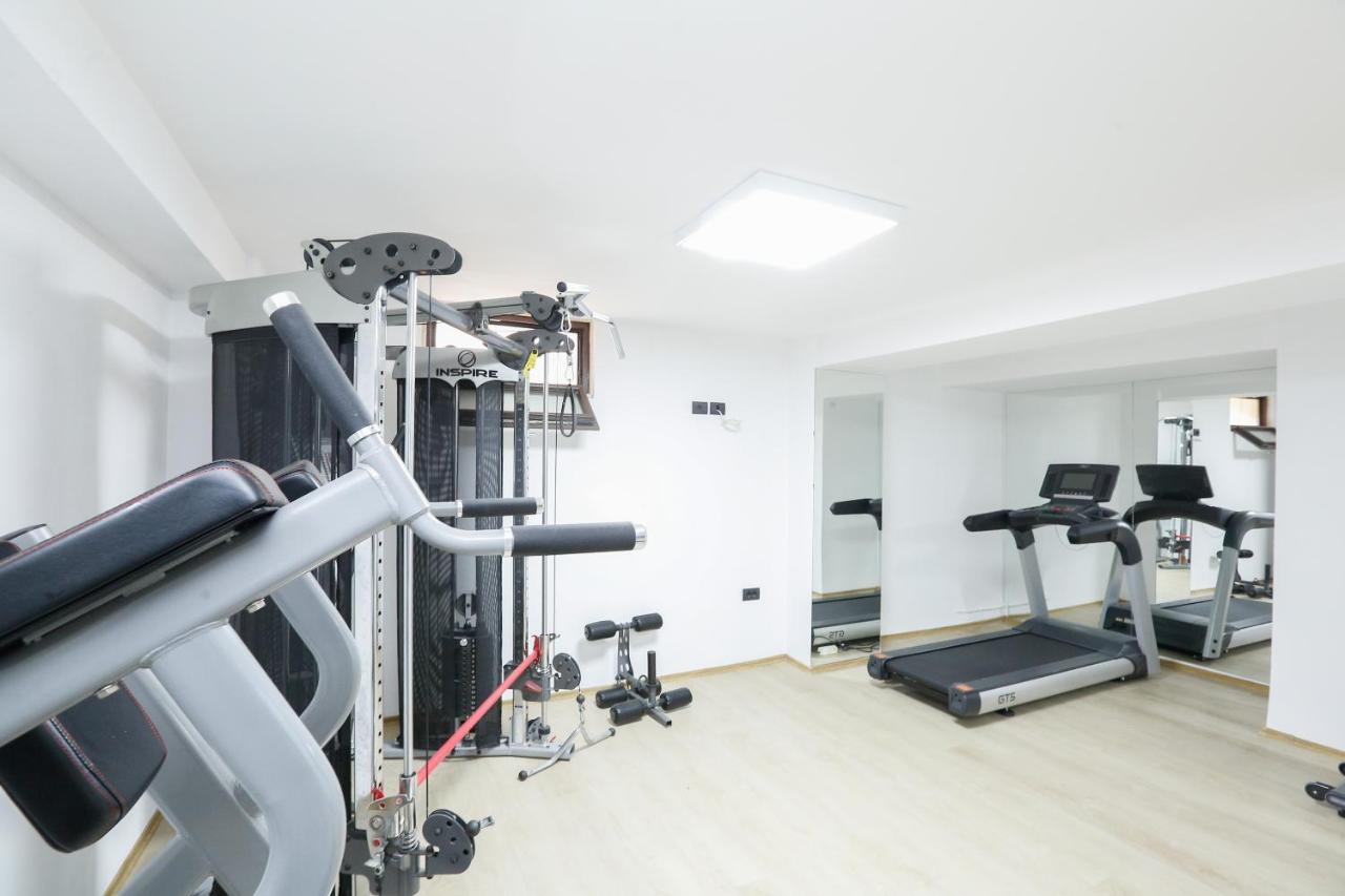 Oxford Hotel Тирана Екстер'єр фото