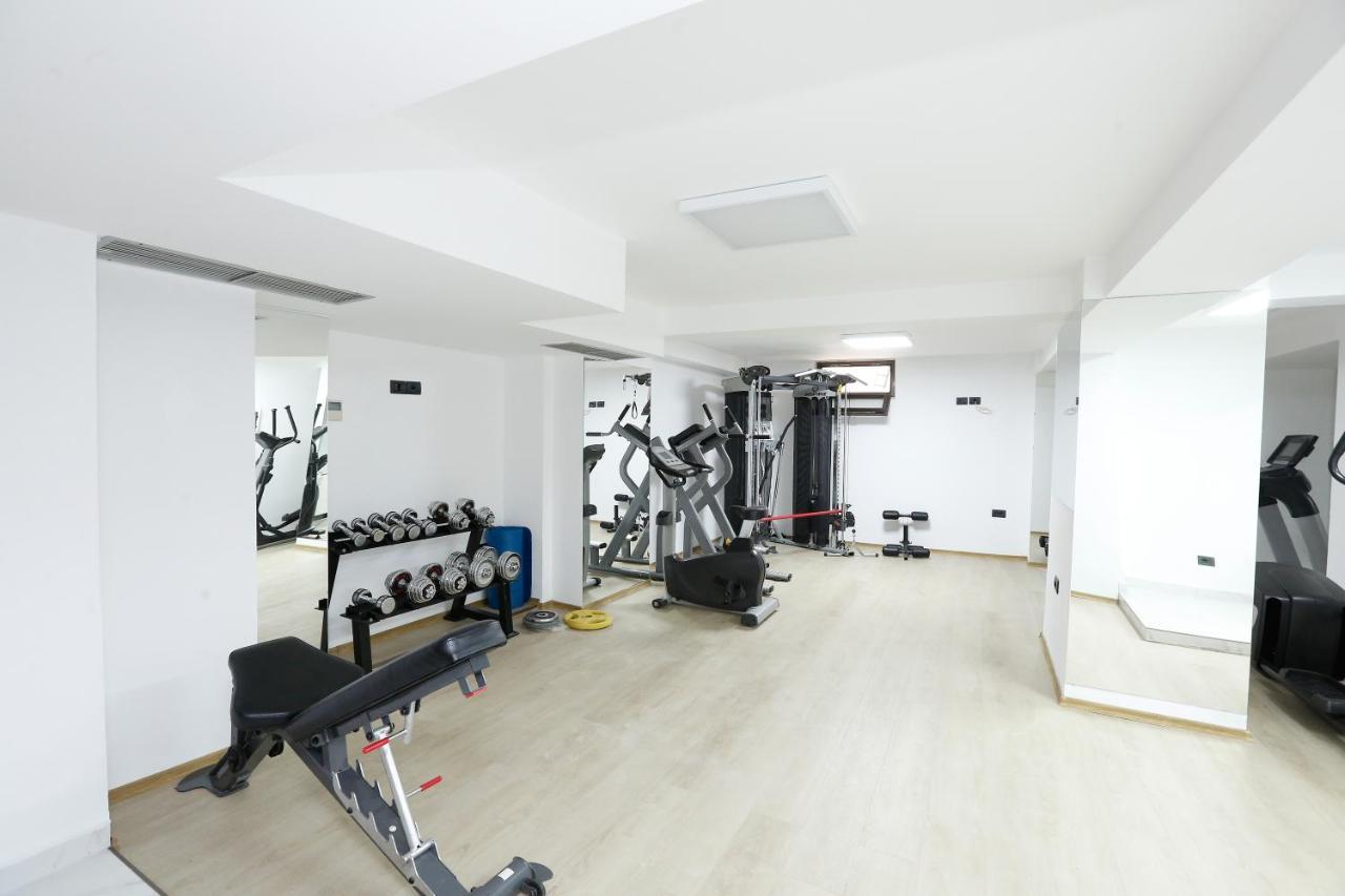 Oxford Hotel Тирана Екстер'єр фото